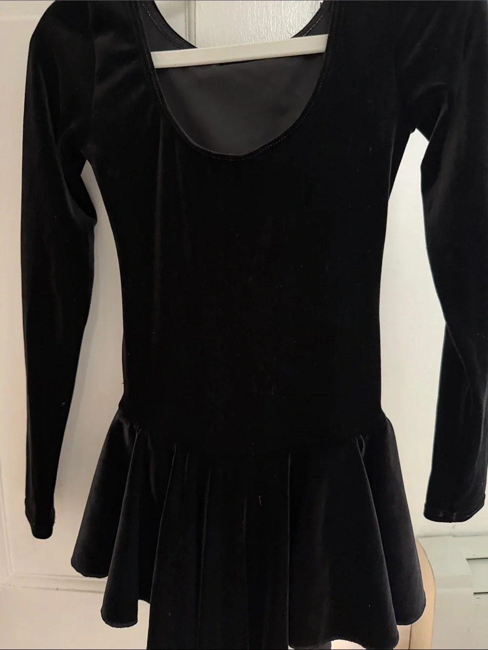 Girls' Black Velvet Long-Sleeve Dance Skater Dress MONDOR